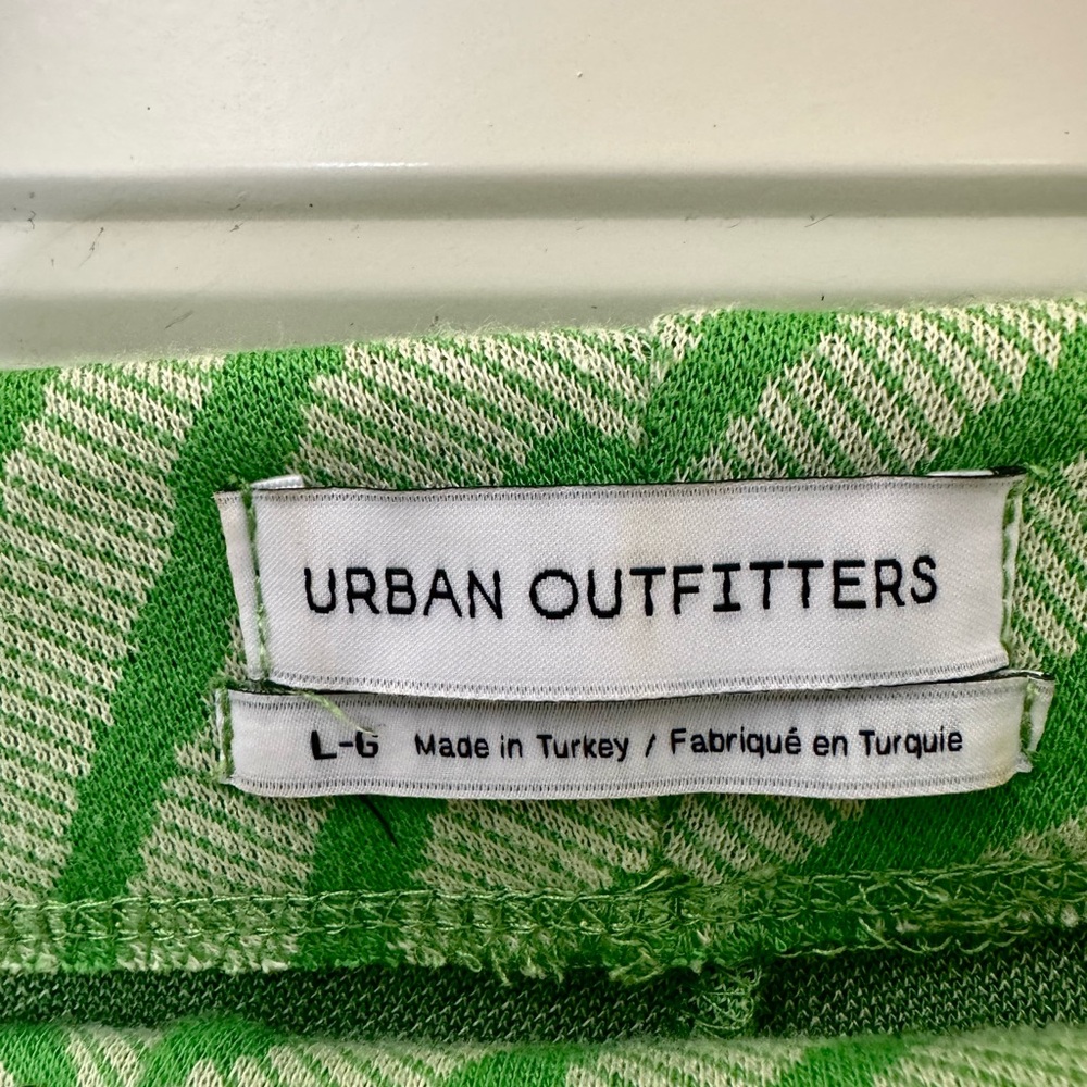 Urban Outfitters Green and White Patterned Flare Pants - Picture 5 of 6